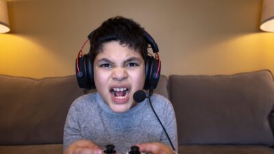 「ゲームばかりの子」が“実は求めている”ある感覚──“視覚刺激依存”の裏にある身体の真実