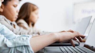 「プログラミングが得意な子」は、“感覚過敏”や“空間の強さ”を武器にしている？