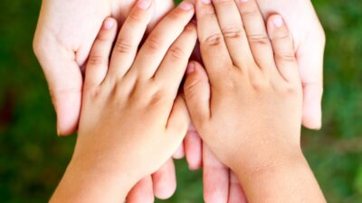 「不器用な子」の“手先”を鍛える前に見るべき場所──実は“足”と“重心感覚”が鍵だった？
