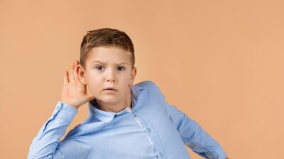 “すぐ答えを聞きたがる子”は、自分で試す前に“間違えてもいい空間”がないだけかも？