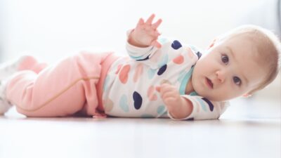 “科学が遠い世界に感じる子”は、“身の回りと学びをつなぐ経験”が不足しているだけかも?